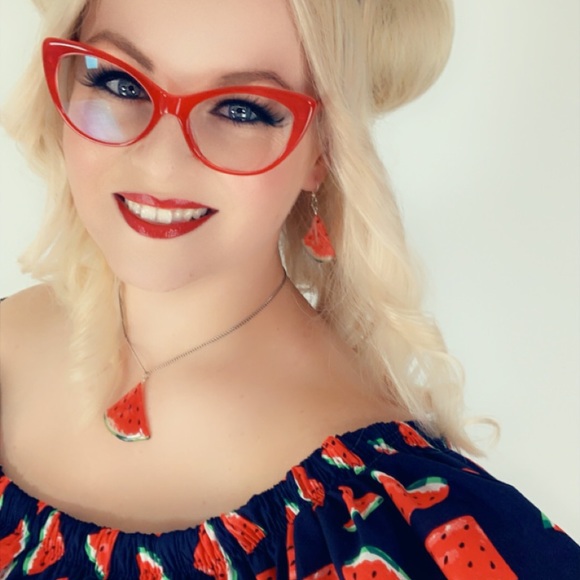 Meet your Posher, Charlie Quinn! - Picture 3 of 3